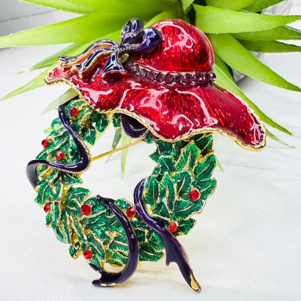Vintage Y2K Red Hat Society Enamel Rhinestone Christmas Green Wreath Brooch